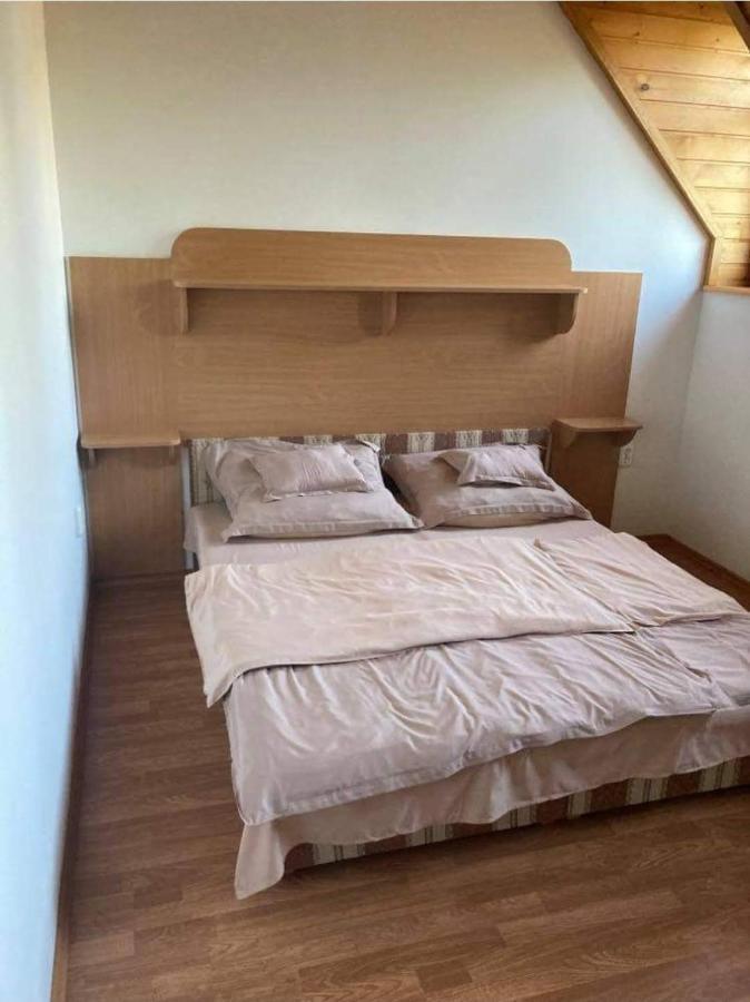 Hat Testvér Fogadó Domsod Kültér fotó